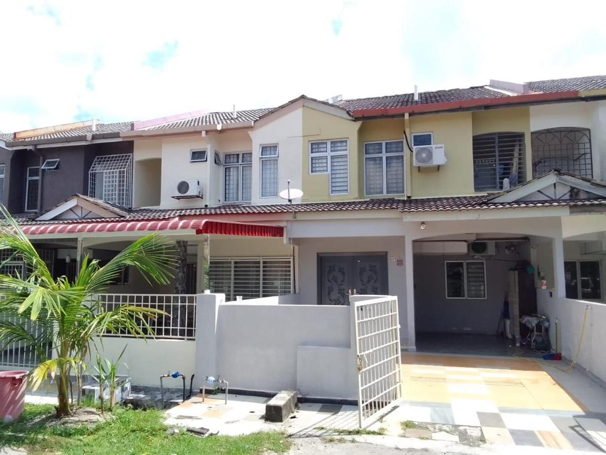 Holiday Home Bagan Lalang 5 Aircon Kampong Bagan Lalang Buitenkant foto